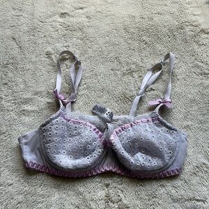 La Senza Pink & White Lace Unpaded Bra – Size 32A | Y2K | Flirty & Feminine